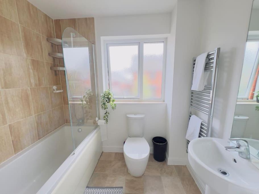 Noah By Koya Homes - 2-bed Apartment, Stadium View & Free Parking Дом отдыха *